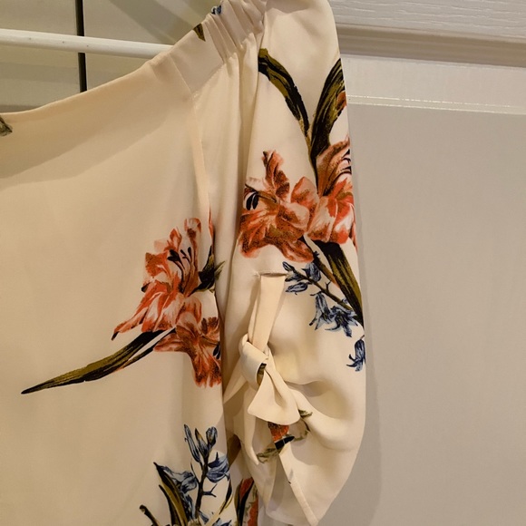 Babaton Off Shoulder Cream Floral Blouse - Picture 3 of 5